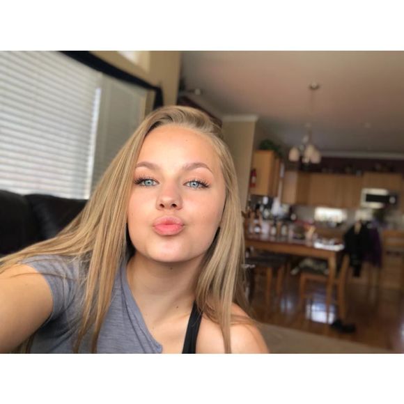 Meet your Posher, Haleye - Picture 1 of 1